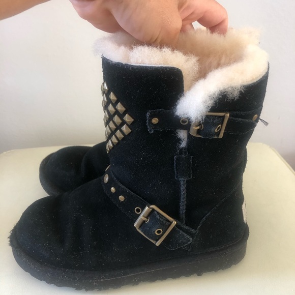 Black studded Uggs - Picture 2 of 4